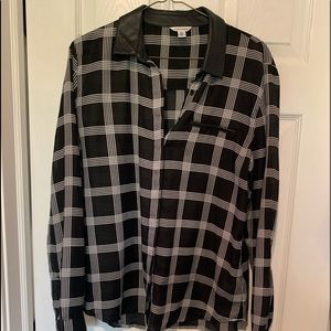 Semi shirt button down top